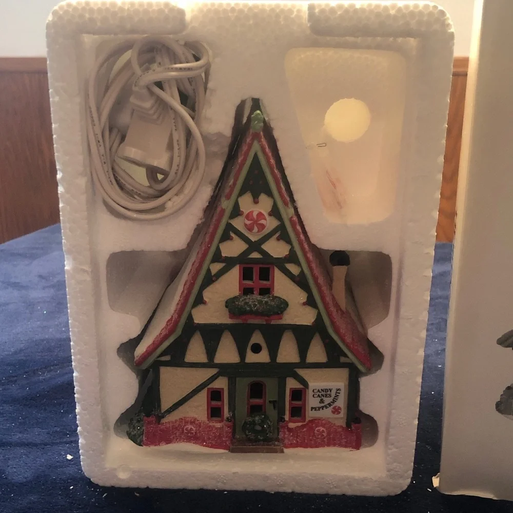 North Pole Series Start a Tradition Set/Gift Wrap&Ribbons/Candy Cane&Peppermint - Picture 15 of 17